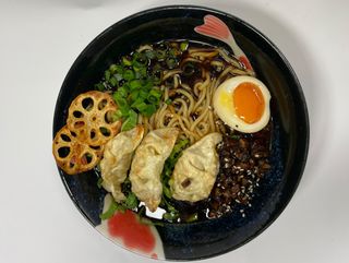 Shoyu z pierożkami