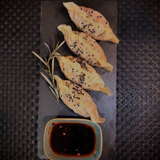 Mandu z Kimchi i wieprzowiną(4 szt)