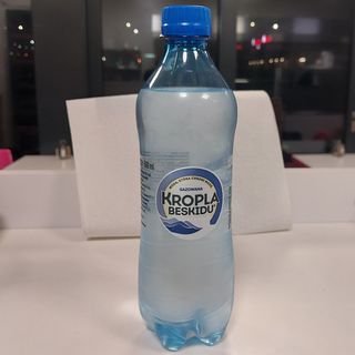 Woda ( Gazowana, Niegazowana)