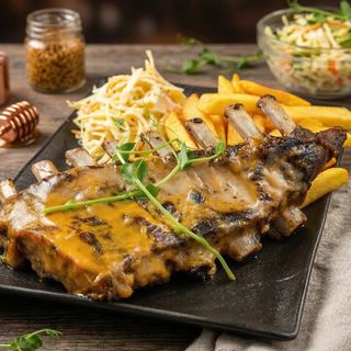 Żeberko z pieca w glazurze miodowo-musztardowej