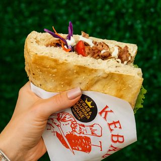 Kebab w bulce z Wieprzowiną