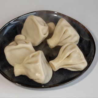 CHINKALI BARANINA-WOŁOWINA