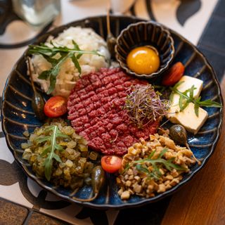 Klasyczny Tatar Wołowy