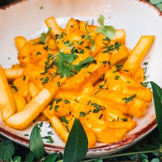 FRYTKI Z CHEDDAREM