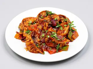 Chilli Momo / Pierożki z Sosem Chili 