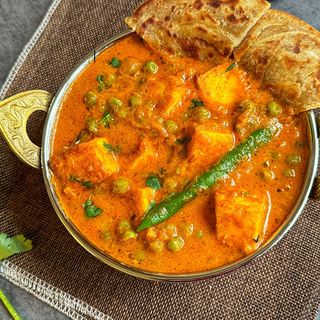 Matar Paneer / Paneer z Groszkiem