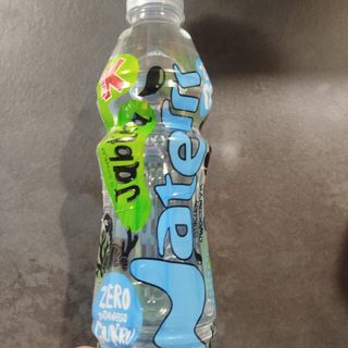 Woda o smaku jabłkowym