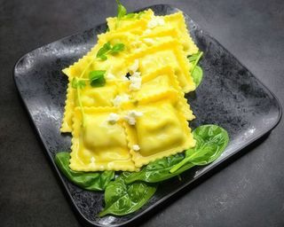 Ravioli ze szpinakiem i ricottą