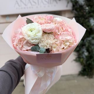 Mix Hortensja, goździk, róża gałązkowa, eukaliptus, ranunkulus