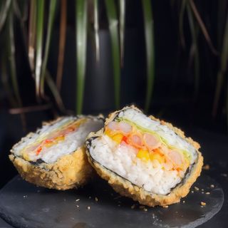 Burger z krewetką w tempurze