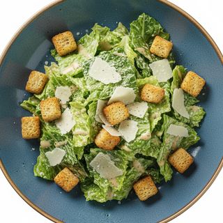 Sałatka z kurczakiem lub łososiem do wyboru