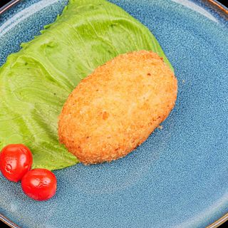 Kotlet w stylu kijowskim z mielonego kurczaka z masłem