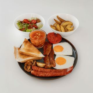 Śniadanie angielskie. Sok gratis