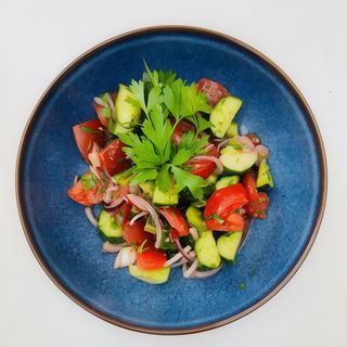 Sałatka ze świeżych warzyw