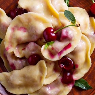 Pierogi z wiśniami na słodko 