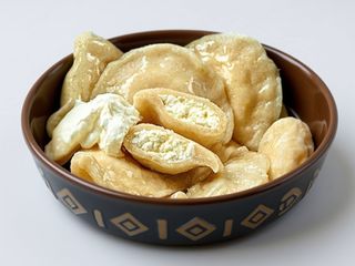 Pierogi z serem i rodzynkami