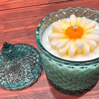 Świeca naturalna ręczna robota