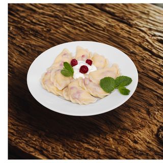 Pierogi z serem i malinami