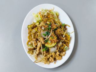 Makaron z kurczakiem lub wieprzowiną Lunch 350g