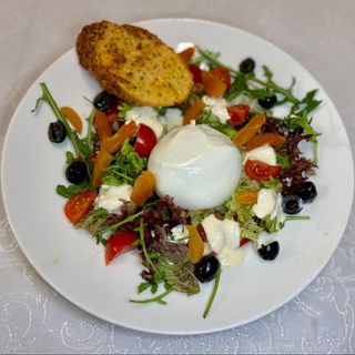 Sałatka z serem burrata