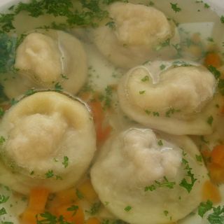 Bulion grzybowy w kołdunami
