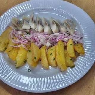 Śledź z ziemniakami