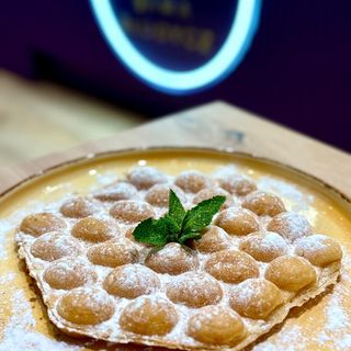 Suchy lub z cukrem pudrem