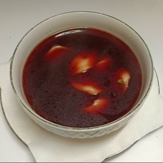 Barszcz czerwony z uszkami