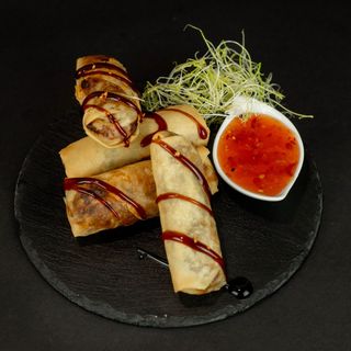 Sajgonki z łososiem grill 4 szt.