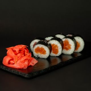 Hosomaki z łososiem 8 szt