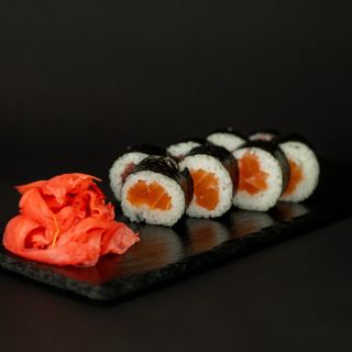 Hosomaki z łososiem wędzonym 8 szt