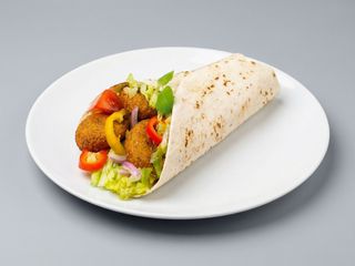 Mały na cienkim falafel