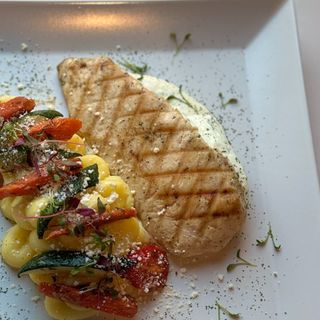 Pierś z kury faszerowana , stuffed chicken breast