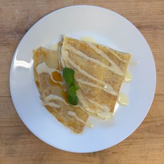 Naleśniki z konfiturą morelową