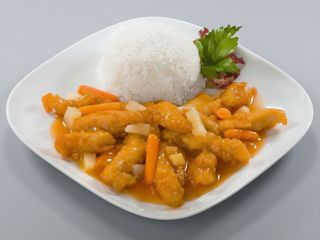 12. Kurczak panierowany w sosie słodko - kwaśnym