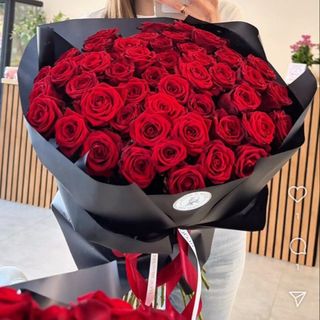 Bukiet czerwonych róż w czarnym pakowaniu | rozmiar XL