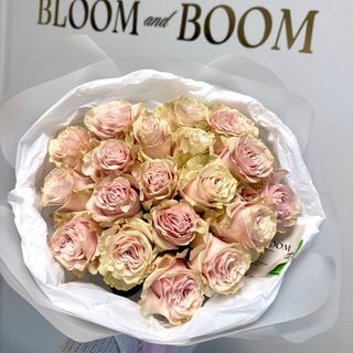 Bukiet róż w kolorze pastelowego różu | rozmiar S