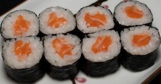 Hosomaki z łososiem