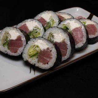 Futomaki z tuńczykiem