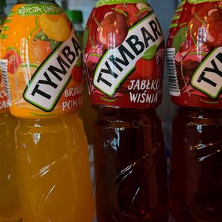 Tymbark pomarańcza brzoskwinia lub wiśnia jabłko