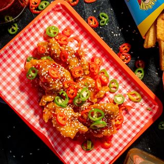 S (300 g | 8 kawałków | 1 sos | 1 małe Frytki)