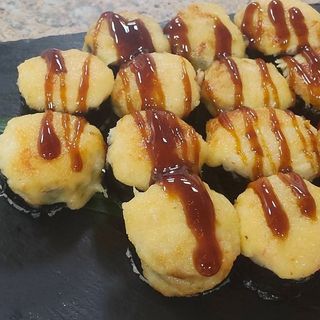 Roll z serową czapeczką, krewetka