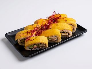 Mango roll z krewetką