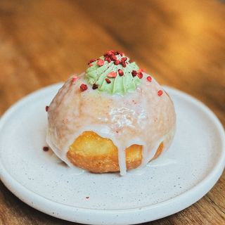 Pączek matcha-malina