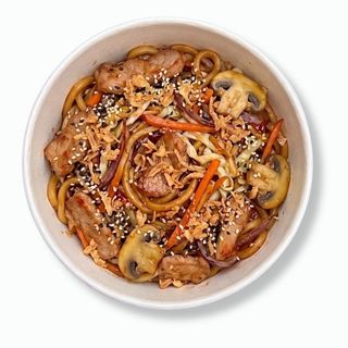 Udon z Wieprzowiną i warzywami na ostro