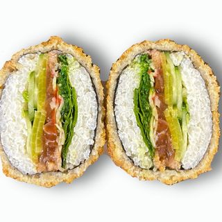 Sushi burger z łososiem powiększony