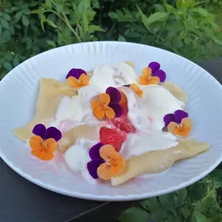 Pierogi z truskawkami na gorąco 1 szt