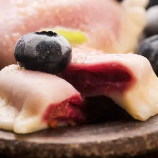 Pierogi z borówkami na gorąco 1 szt