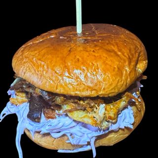 Burger z szarpanej wieprzowiny