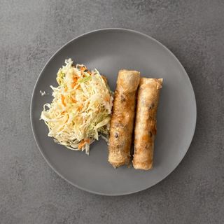 Sajgonki z surówką 2 szt.